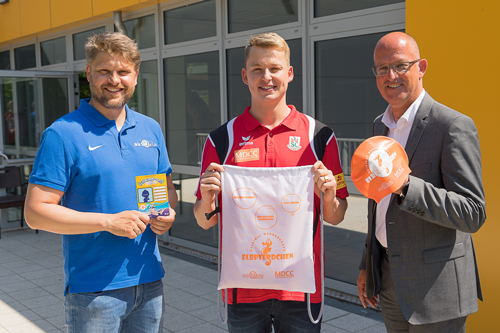 Elbferdchen_(v. l. n. r.) Mario Middendorf, Geschäftsführer aktiVaria GmbH; Rob Muffels, SC Magdeburg; Guido Nienhaus, Geschäftsführer MDCC Magdeburg-City-Com GmbH_062020